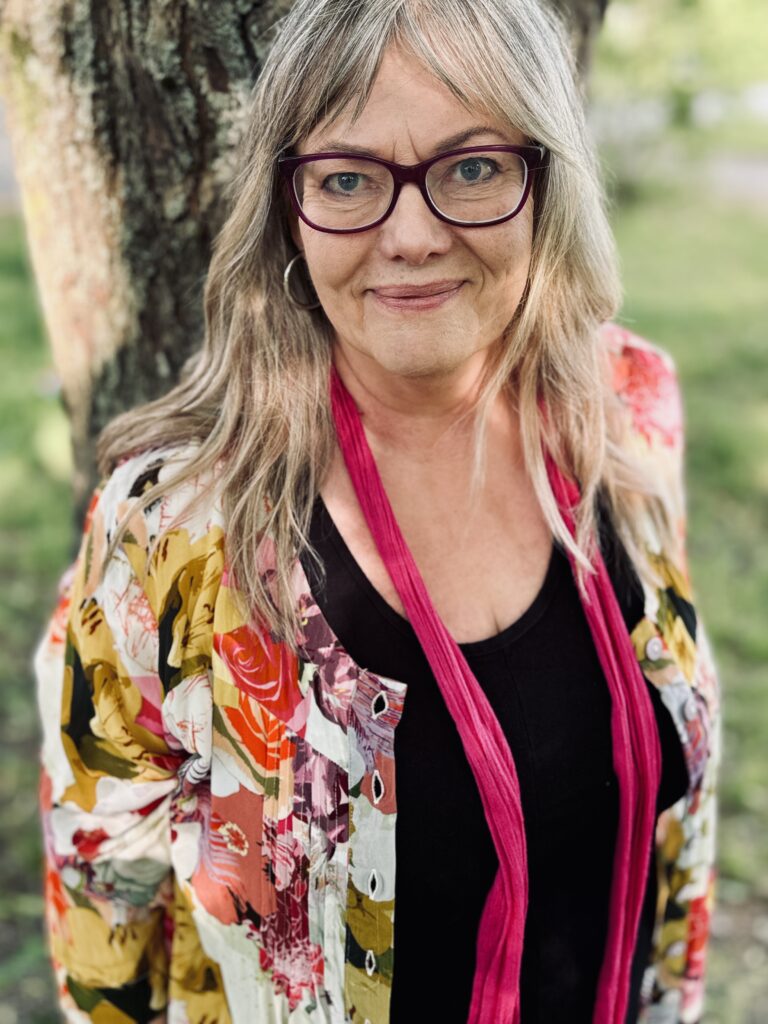 Lena M Johansson, författare